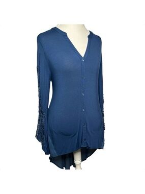 A. MOON Tunic Blouse Blue High low Lace sleeves Unique style Stretch Size Large